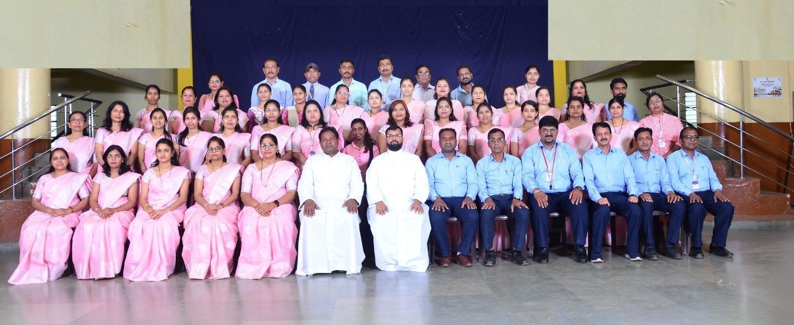 Group photo of the teachers and staff of Fr. Agnel School, Tumsar